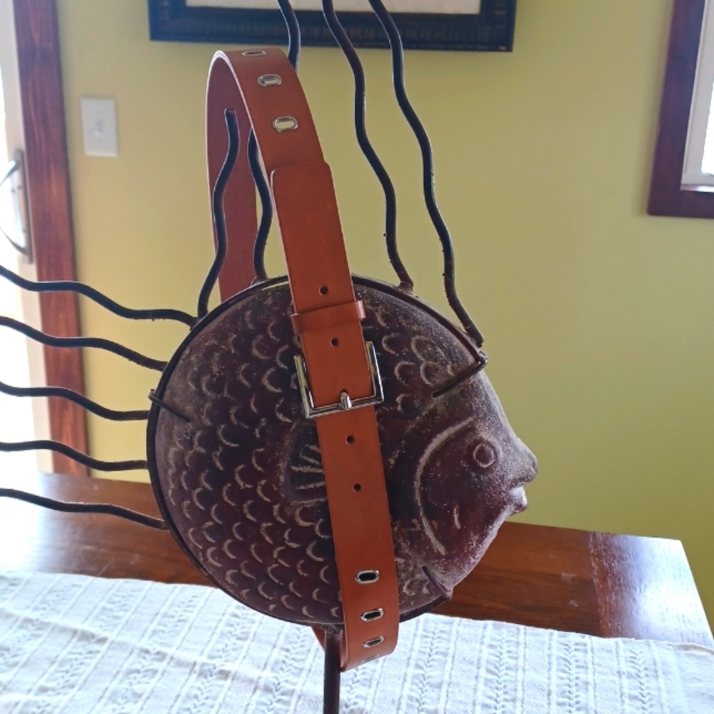 EXCELLENT WOMENS LEATHER ITALIAN BELT